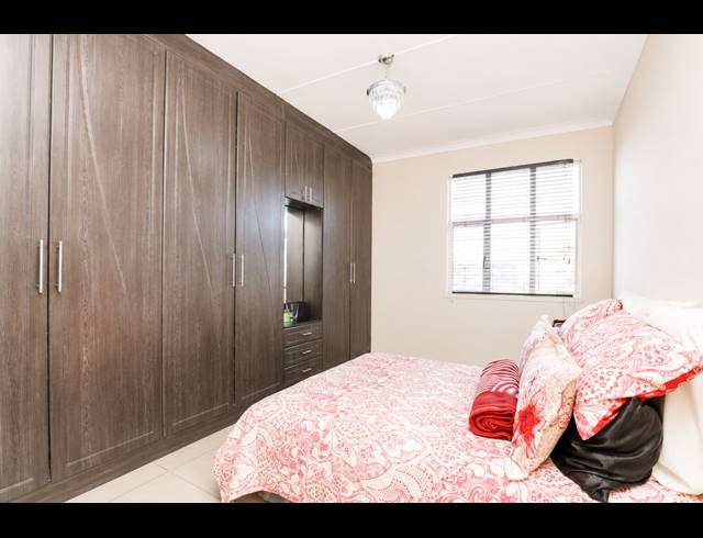 2 BEDROOM APARTMENT FOR SALE IN MORNINGSIDE